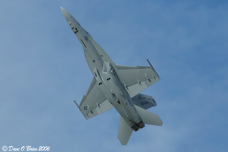 Super Hornet departing
HAWK11	
F/A-18E / 166779	
VFA-136 Knighthawks / NAS Oceana
10/31/06 
