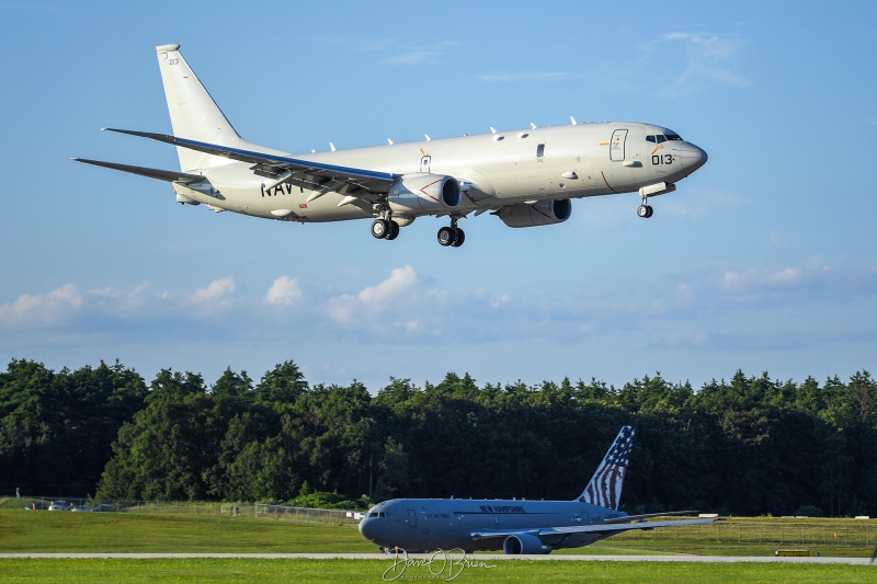 PIONER25 coming in for a T&G while PACK83 holds short
P-8A / 170013	
VX-1	/ Pax River, PA
7/20/23
Keywords: Military Aviation, KPSM, Pease, Portsmouth Airport, P-8A, VX-1