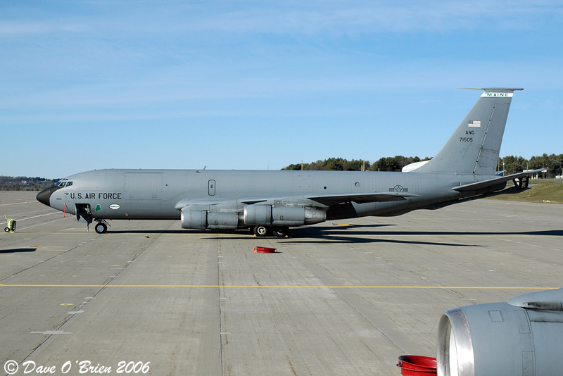 Bangor International ANG ramp,
KC-135E / 57-1505	
132nd ARS / Bangor
11/25/06
