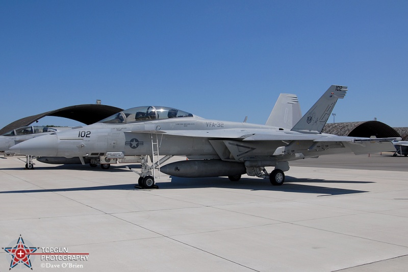 VFA-32 Swordsmen
F/A-18F / 166664	
VFA-32 Swordsmen / NAS Oceana
8/21/08
