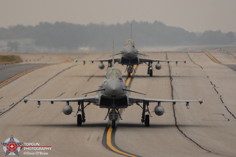 ASCOT980
Typhoons taxiing down RW16
10/21/10

