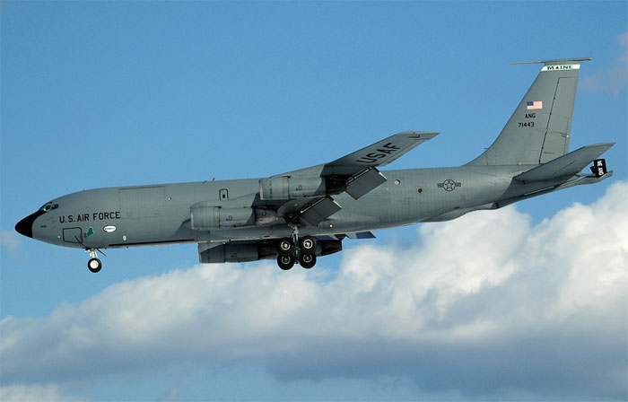 Maineiac from Bangor on a TnG
MAINE31 
KC-135E / 57-1443	
132nd ARS / Bangor
6/1/05
