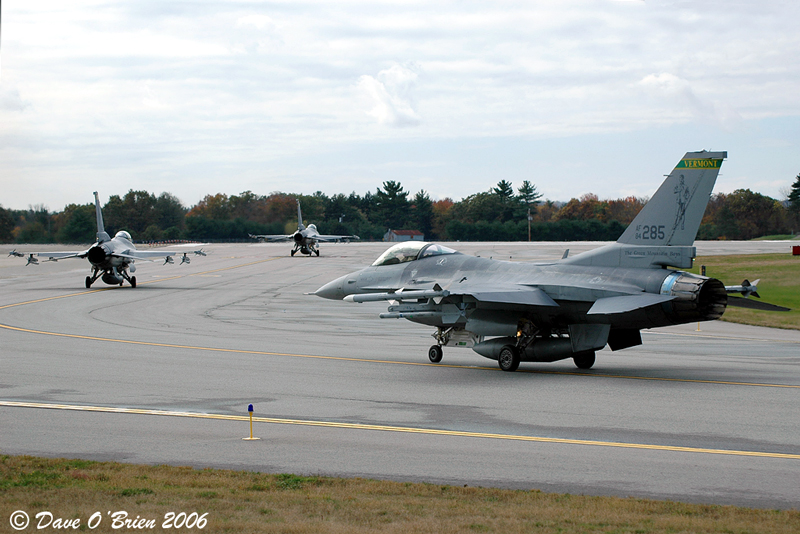 3 ship heading out to play
F-16C / 84-1285	
134th FS / Burlington, Vt
10/18/06
