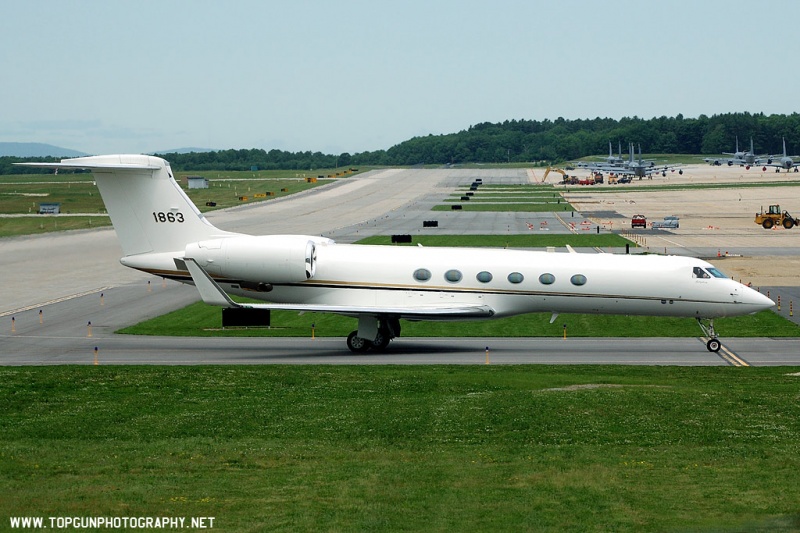 Army Gulfstream in for fuel
C-37 / 02-1863	
US Army
6/6/07

