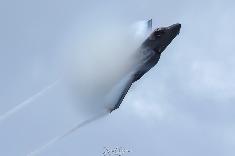MACH pulling major Vaps
17-5239 / F-35A	
421st FS / Hill AFB, UT
5/9/25
Keywords: Military Aviation, KPSM, Pease, Portsmouth Air Show 2025, F-35A Demo, 421st FS
