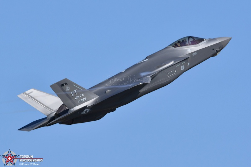 158th FW Jet peels off after a low approach
The new wing jet arrives flown by Commander Marek.
Keywords: F-35 VTANG F35Vermont BurlingtonVT