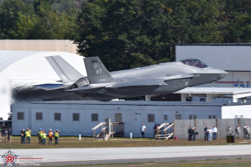 Maple91 wingman
Lt Col Nathan Graber flies down the runway before he banks off. 
Keywords: F-35 VTANG F35Vermont BurlingtonVT