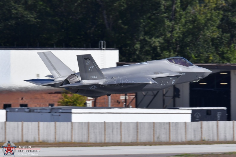 Maple91 wingman
Lt Col Nathan Graber flies down the runway before he banks off. 
Keywords: F-35 VTANG F35Vermont BurlingtonVT