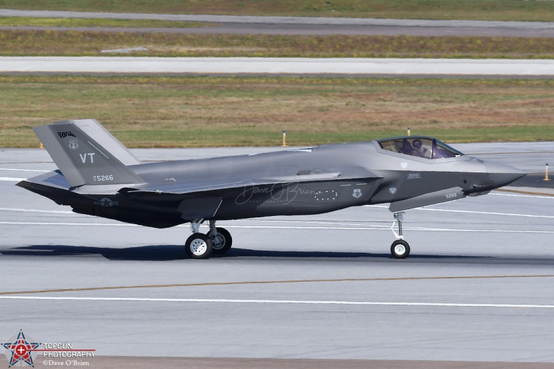 Landing the new F-35 and heading to the guard ramp
Keywords: F-35 VTANG F35Vermont BurlingtonVT