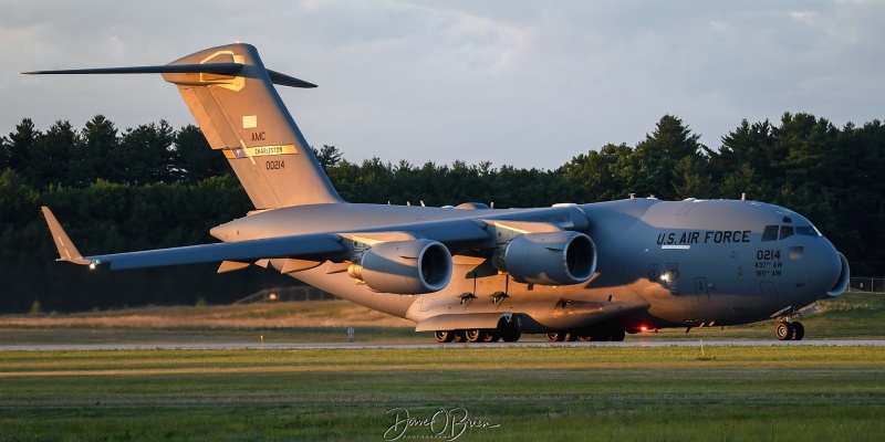 REACH817 departing
C-17 / 10-0214	
437th AW / Charleston
7/15/22 
Keywords: Military Aviation, KPSM, Pease, Portsmouth Airport, C-17A, 439th AW