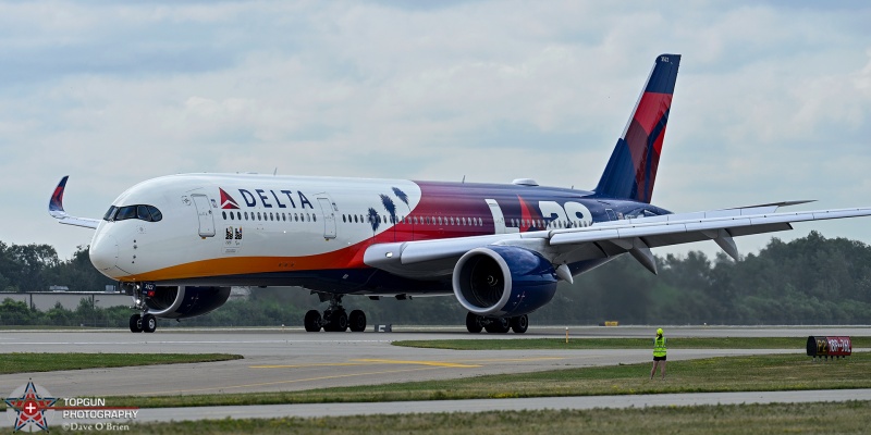 DL9994 with a LA 28 Olympic livery
N522DZ / A350-941	
Delta Airlines
7/21/26
Keywords: KOSH, Oshkosh, EAA Air Adventure, Air Show, Delta Airlines, Airbus 350