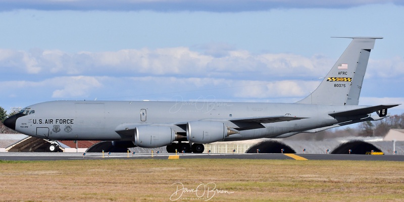 DECEE90 takes RW34
KC-135R / 58-0075
459th ARW / Andrews AFB
11/14/2020	

