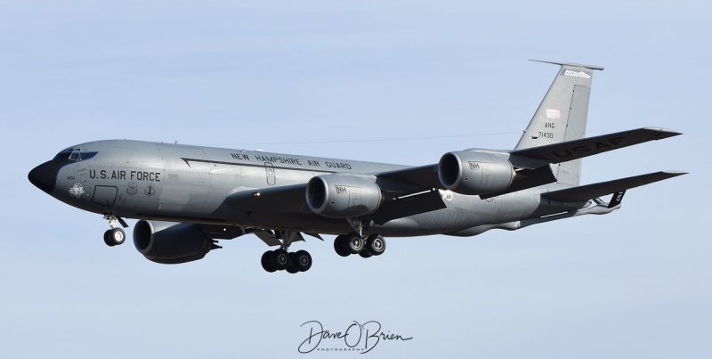Heritage Painted KC-135R
KC-135R / 57-1430
157th ARW / Pease ANGB, NH
11/21/18
