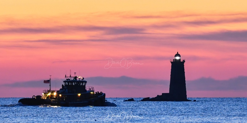 New Castle Commons
Portsmouth Tug heads out to meet a tanker at anchor.
2/17/2020
