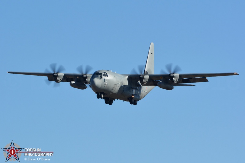 Herc returning after wingman has engine problems
IAF Flight40	
C-130 / MM62180	
2 Gruppo TM / Italian
2/20/16 
