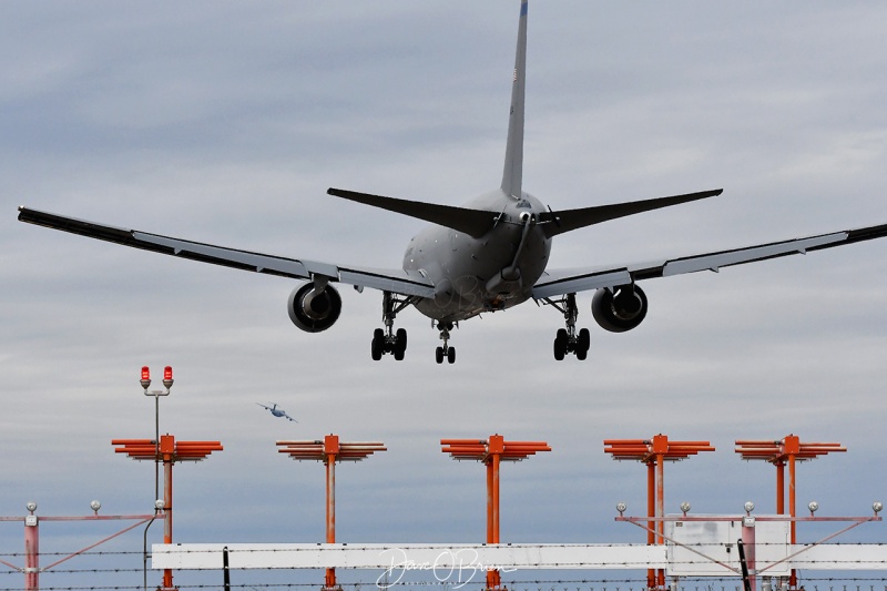 PACK 82 landing
A KC-46 lands as the C-5 lifts off at the end of the runway.
12/30/2020
