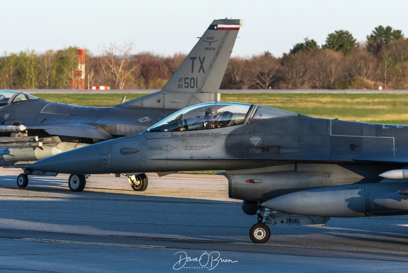 TREND 63 holding short RW34
85-1501 / F-16C	
457th FS / NAS JRB Fort Worth, TX
4/29/19
