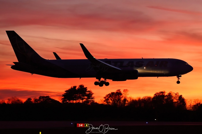 Atlas 767 landing during a sunset
11/7/2020
