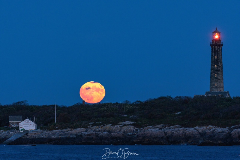 Full Moon over Thatcher Island
Full Moon rising over Thatcher Island Lights in Gloucester, MA
9/13/19
