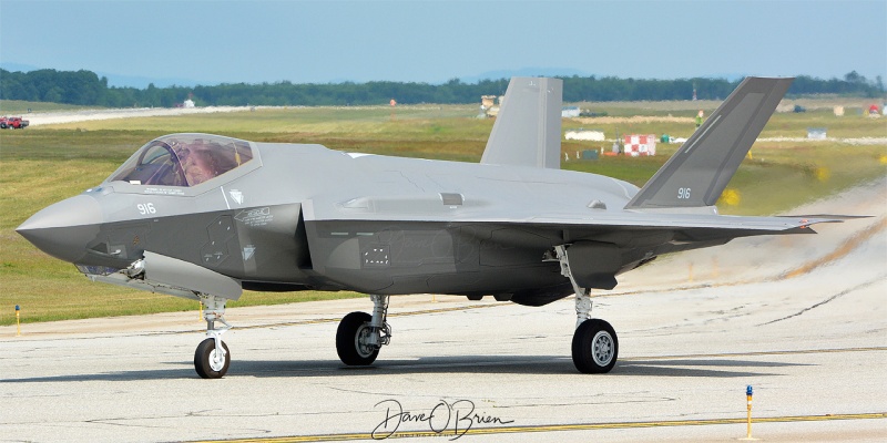 F-35i's taxing to RW 34 to be delivered to Israel
6/21/18
