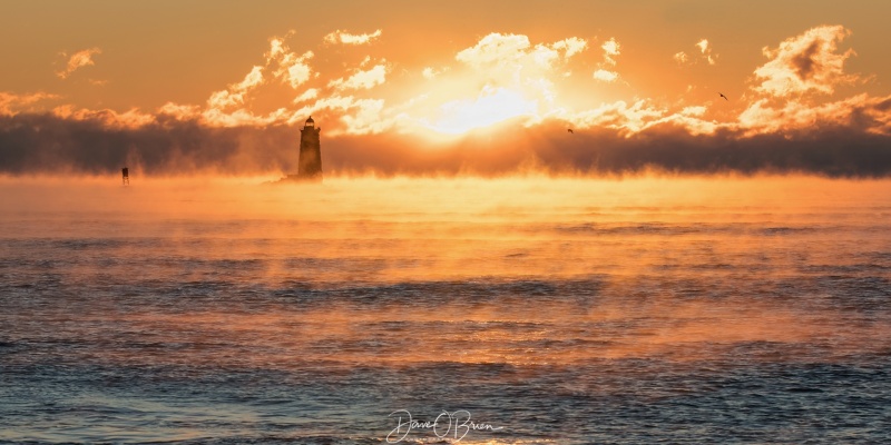 Return of the sea smoke
temps in the lower single digits and WC below zero brings out the sea smoke over the ocean.
1/15/22
Keywords: New Hampshire, Seacoast, Sunrises, Sea smoke, lighthouses