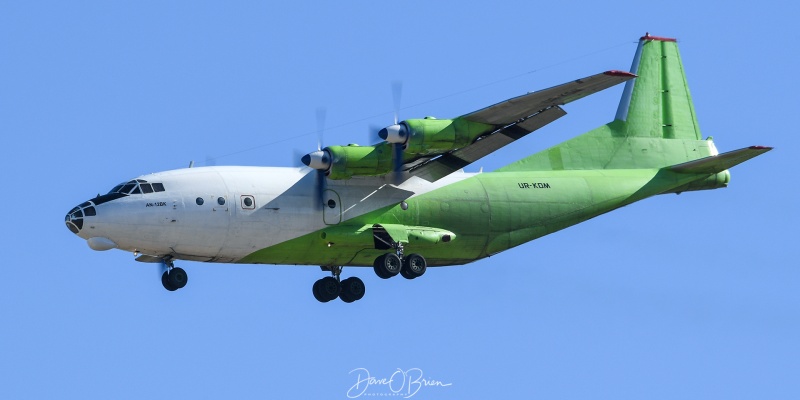 AN12	UR-KDM
Coming in to Tucson

11/5/21
Keywords: KTUS, Tucson Airport, AN-12, CAVOK AIR