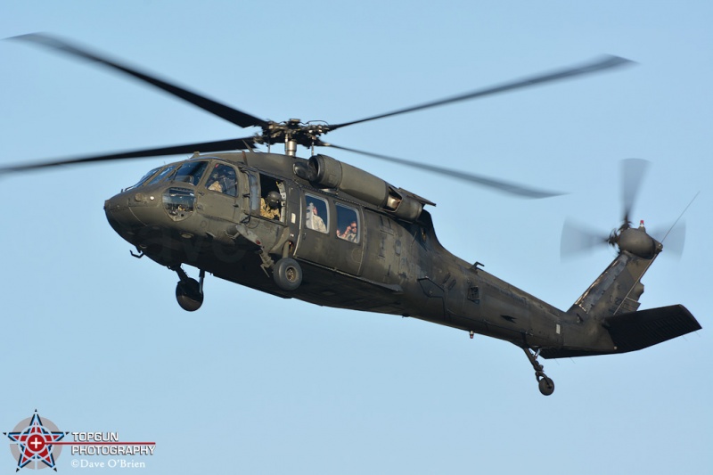 UH-60 short final over 34 
GUARD451	
UH-60L / 82-23711	
3-126th AVN / Barnes, ARNG
7/21/16
