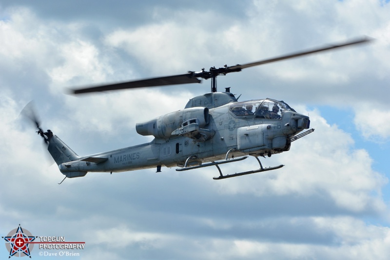 Super Cobra's inbound
AH-1W / 162560	
HMLA-773 Det.B / MCAS New River
8/28/15
