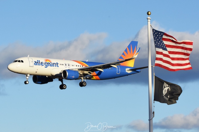 Allegiant Airlines landing RW34
10/25/18
