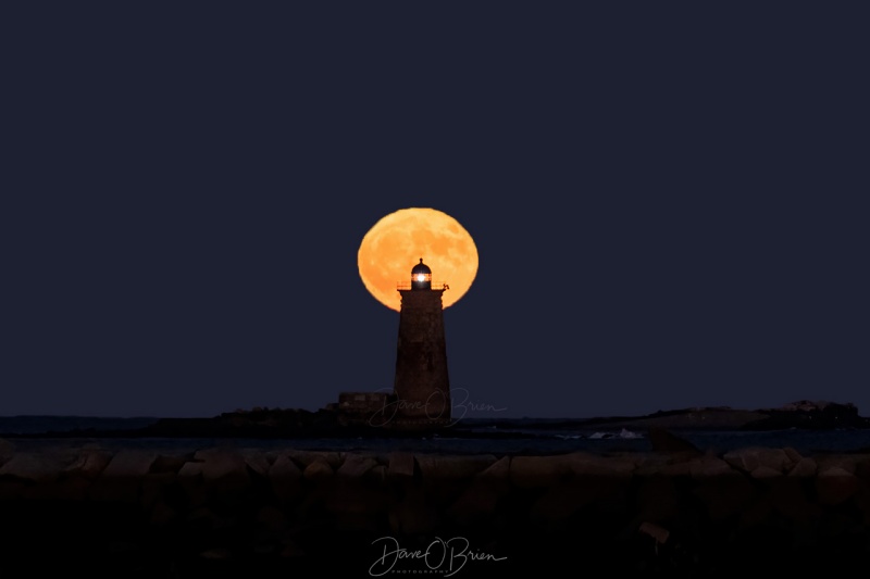 Halloween Full Moon at Whaleback Lighthouse
shot from Odiorne Breakwater
10/31/2020
