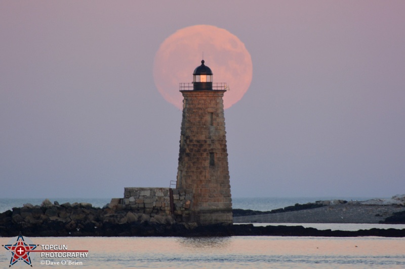 Super Moon, shot from the jetty at Fort Stark. 11-13-16
