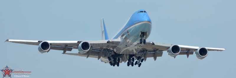 "Air Force One" working the pattern on 16 4/11/17
