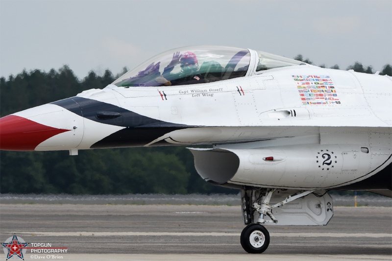 USAF Thunderbirds Sat Show
