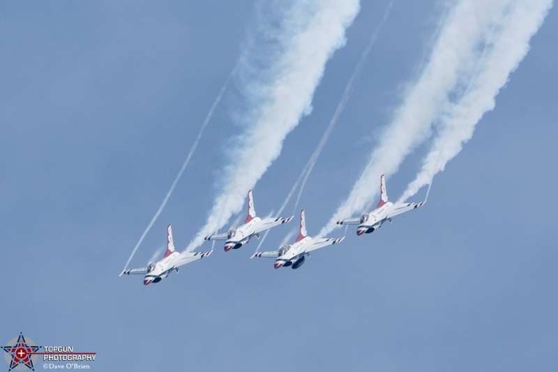 USAF Thunderbirds Sat Show
