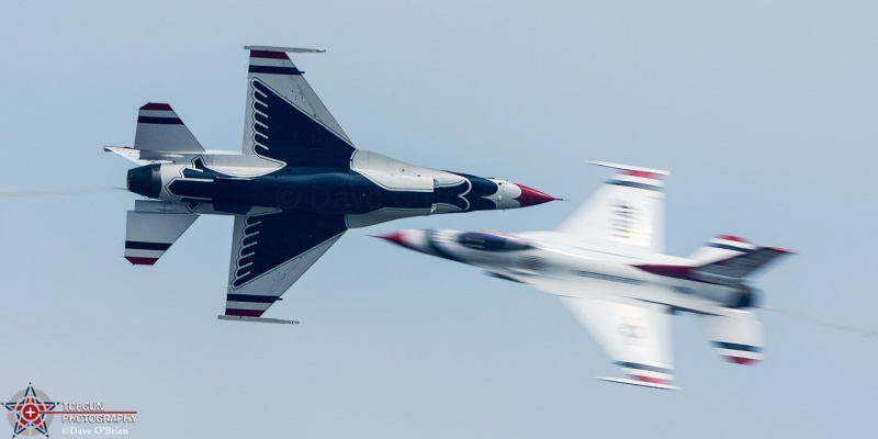 USAF Thunderbirds Sat Show
Crossing shot
