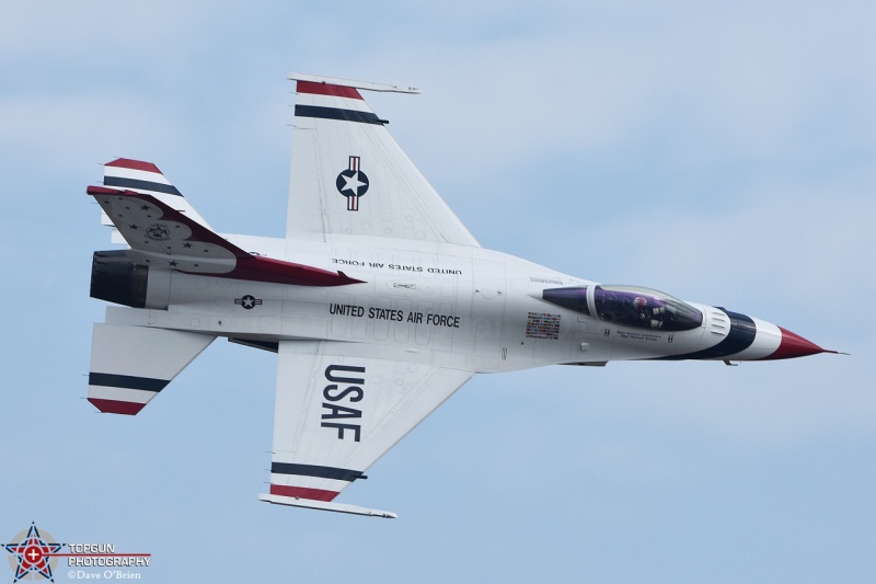 USAF Thunderbirds Sat Show
Sneak Pass
