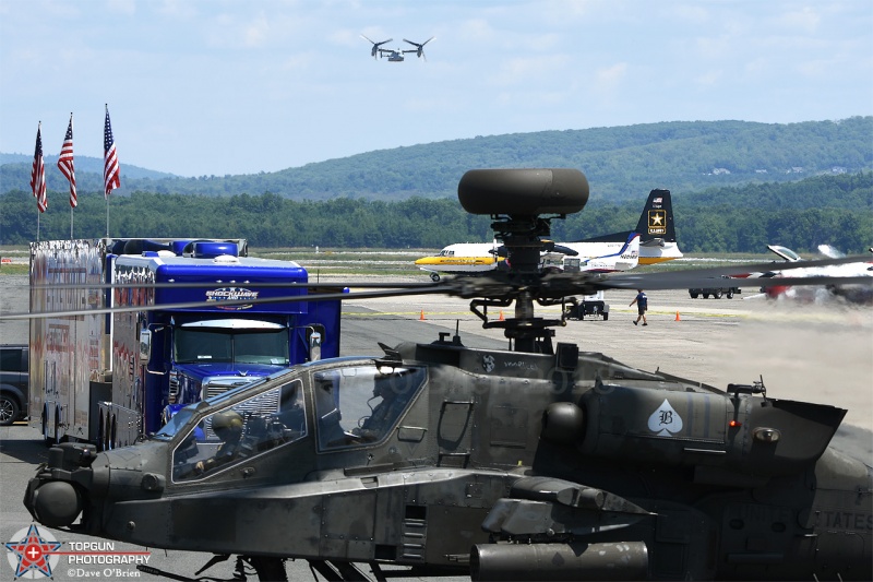 Friday Static Arrival
AH-64 Apache Longbow from NY
