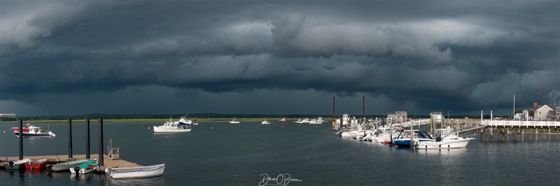 Hampton Beach Storm wall cloud approaches
Wall cloud approaches the coast 
7/12/22
Keywords: thunderstorm hamptonbeach lightning wallcloud