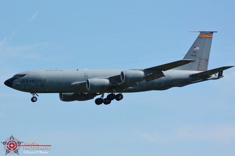 GOLD73 inbound to BGR
KC-135R - 64-14829
161st ARW / Phoenix, AZ
9/1/15
Keywords: Military Aviation, KBGR, Bangor, Bangor International Airport, KC-135R, 161st ARW