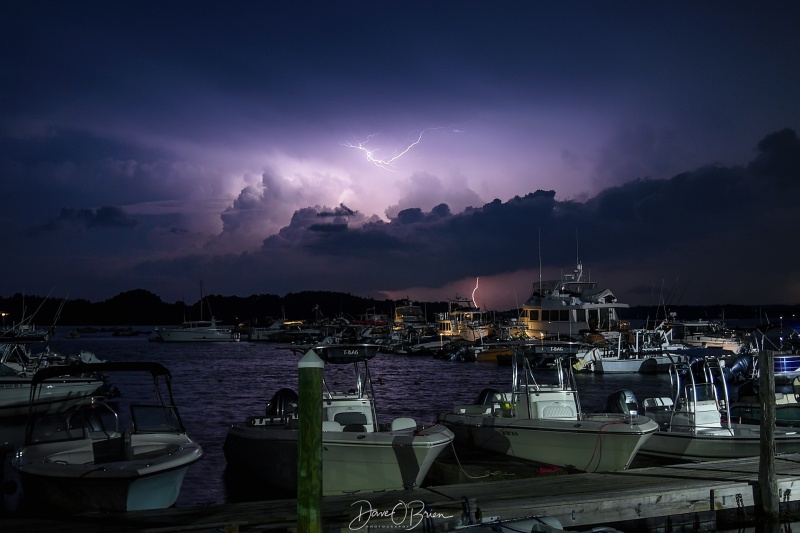 Lightning across the sky
A dying storm gives me 1 good capture before puttering out
7/27/23
Keywords: Lightning, thunderstorms, Newington NH, storm clouds