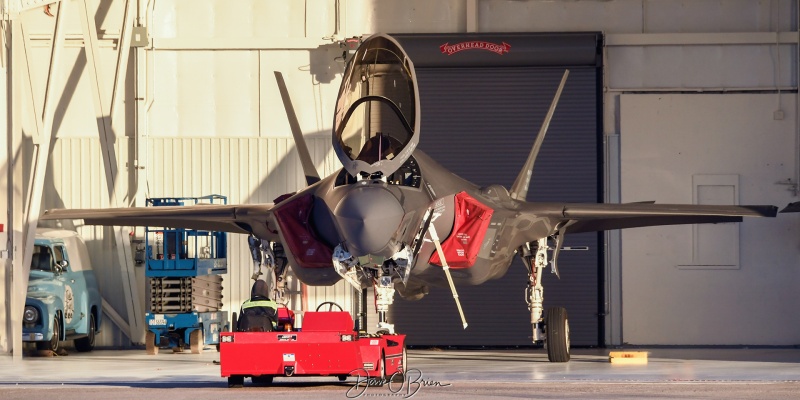 Getting pulled out of the hanger
F-35A / MM7334	
13Â° Gruppo / Italy
2/16/23

Keywords: Military Aviation, KPSM, Pease, Portsmouth Airport, Italian Air Force, F-35A