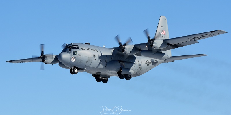REACH346 
C-130H / 89-9104	
757th AS / Youngstown
2/5/22
Keywords: Military Aviation, PSM, Pease, Portsmouth Airport, C-130H, 757th AS