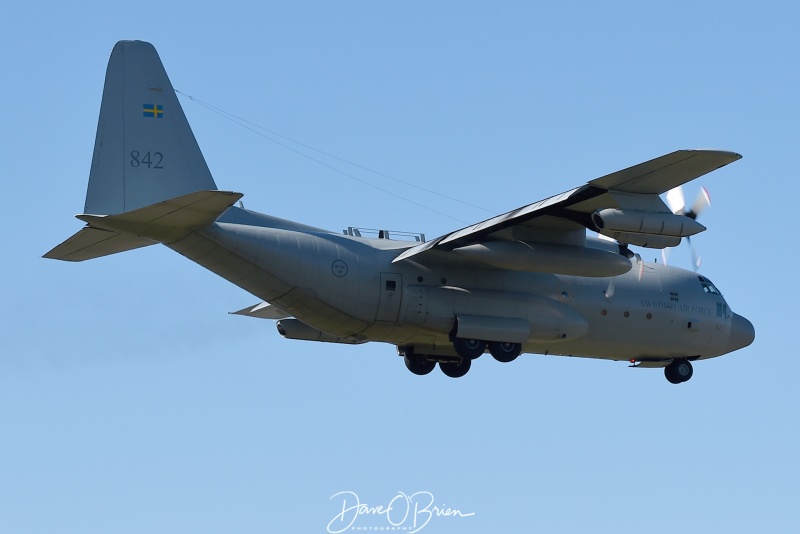 SVF806
C-130H / 84002	
71 Airlift sq / Swedish AF
10/7/21
Keywords: Military Aviation, PSM, Pease, Portsmouth Airport, C-130, Swedish Air Force