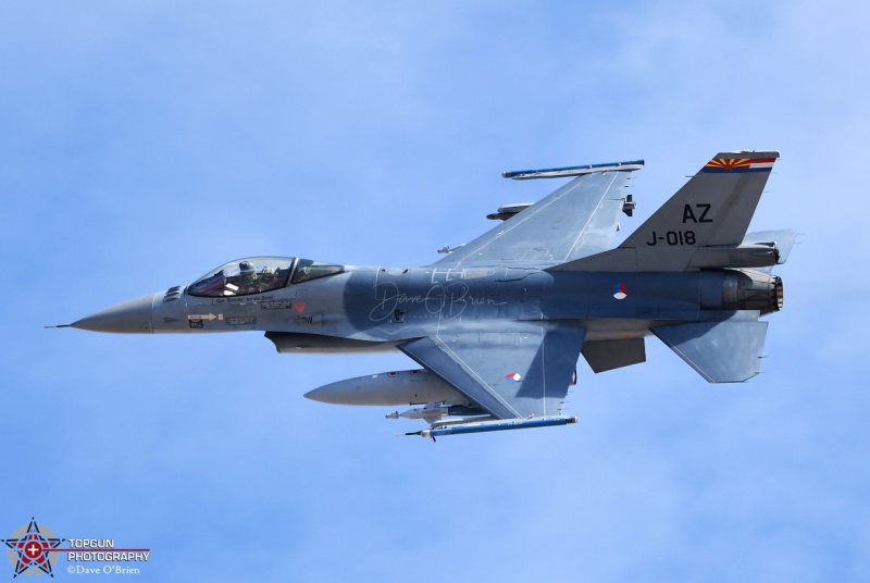 F-16AM Viper 21 flight lead flexes over the raceway
J-018 / 148th TFTS (training unit for the RNLAF) 
AZ ANG, Tucson
