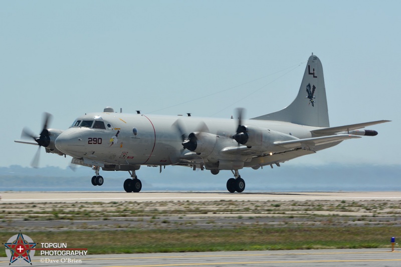 P-3 Orion lands
Keywords: RhodeIslandAirShow2017