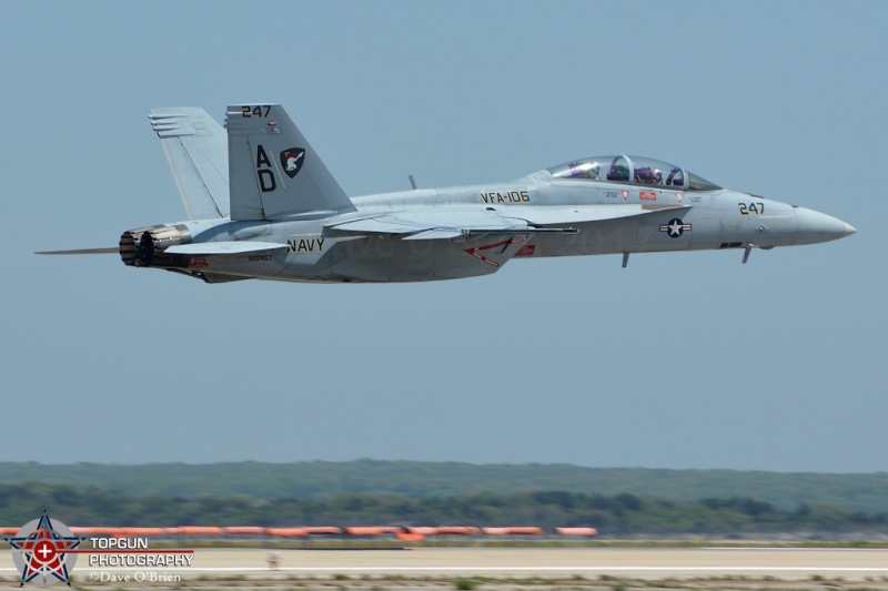 low departure
Keywords: RhodeIslandAirShow2017 USNAVYTACDEMO 