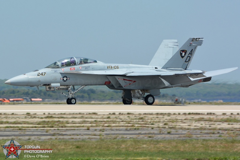 rolling to the end
Keywords: RhodeIslandAirShow2017 USNAVYTACDEMO 