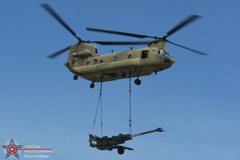 Army CH-47 Chinook brings in the Howizter
Keywords: RhodeIslandAirShow2017 Dynamic Military Display
