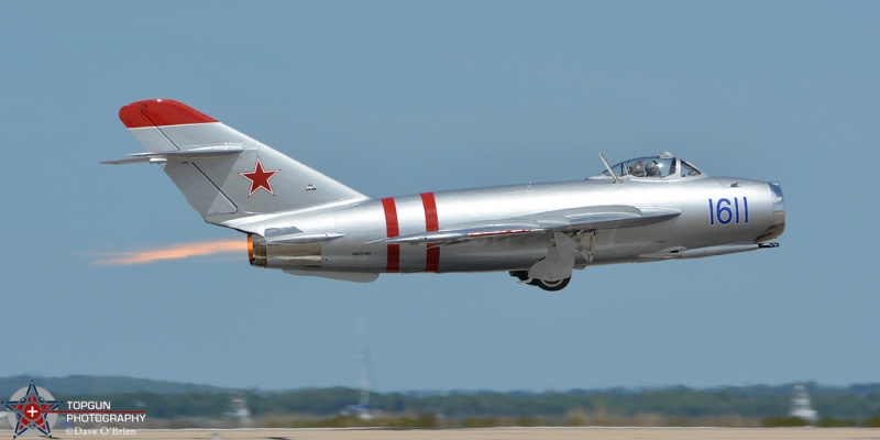 Randy Ball and his Mig-17
Keywords: RhodeIslandAirShow2017 