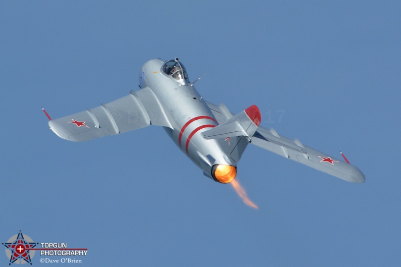 Randy Ball and his Mig-17
Keywords: RhodeIslandAirShow2017 